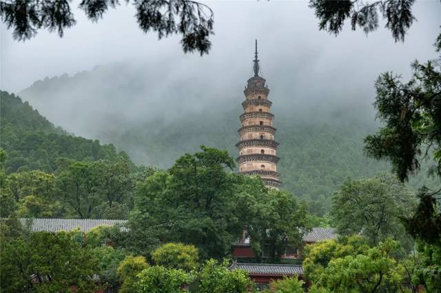 灵岩风景区