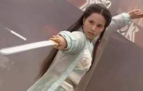 12位女星古装舞剑,杨紫高冷,赵丽颖眼神坚定却