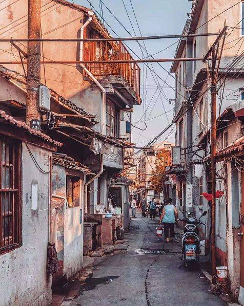 中国人上街遛熊猫、个个都会飞檐走壁?老外眼