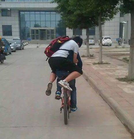 搞笑GIF:螃蟹:做梦也没有想到,这辈子还能吃一