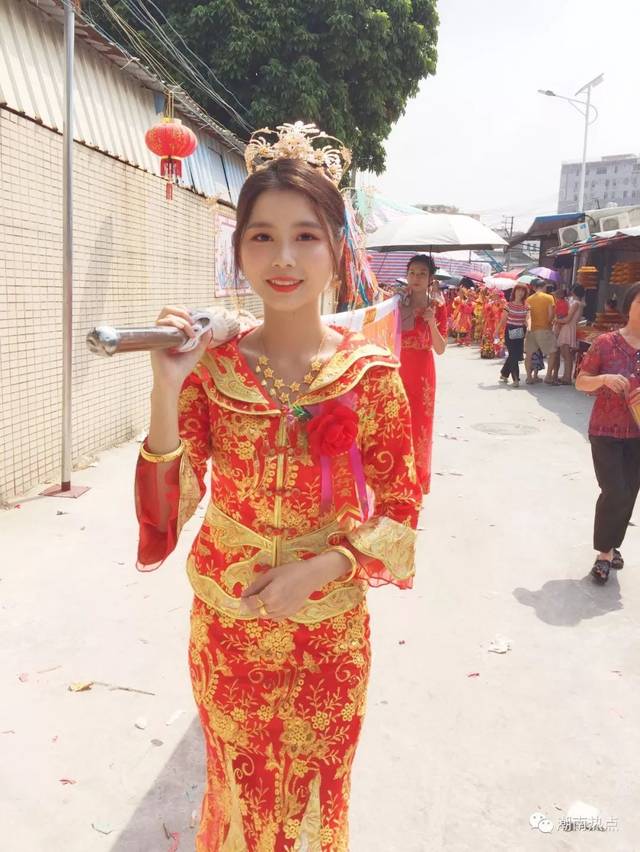 下面就让我们一起来看看今年的头标美女靓照