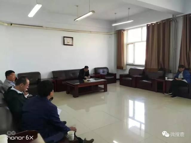 头条| 贾兵主持召开扶贫项目工作推进会 & 涿鹿县教体