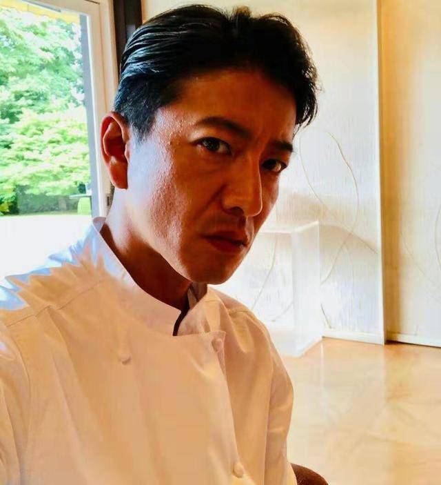 神颜值木村拓哉,如今苍老成这副模样,却依然是永远的传奇!