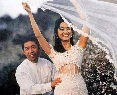 ▼▼▼两人于1994年结婚,现已有三个女儿邢李源是林青霞的丈夫(00后别