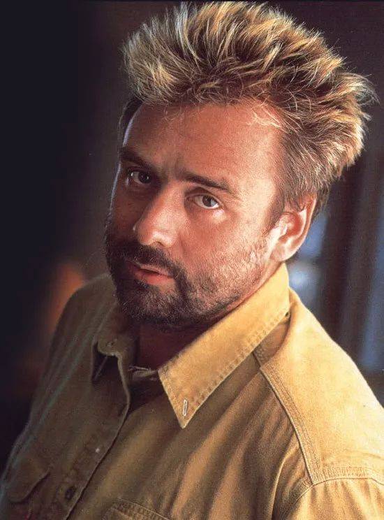 看完这部法国R级香艳动作片,我选择跳槽