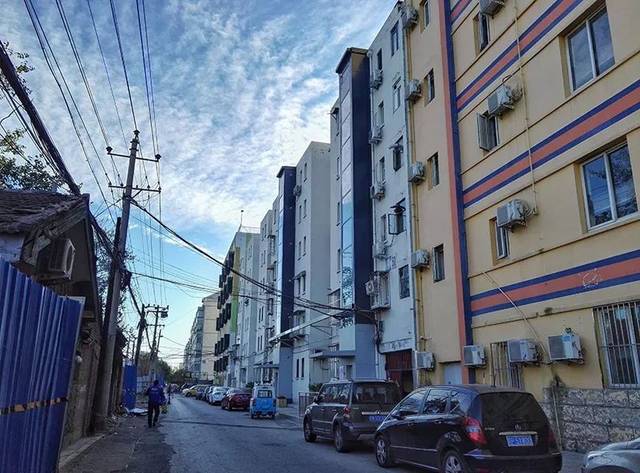 的新变化住了24年的琚希凤阿姨在昌平区北七家镇燕丹教师楼"今年夏天