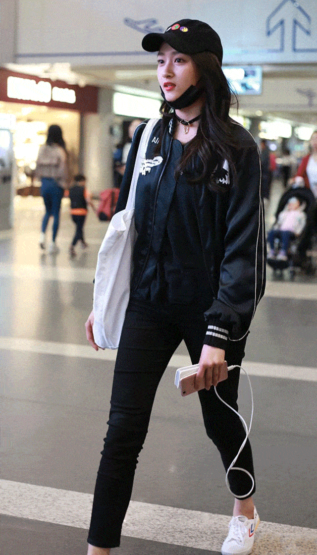 作为亚洲服装行业的风向标,飞跃鞋甚至在首尔时装周亮相.