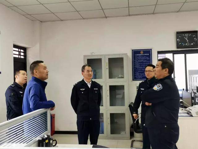 西安公安长安分局政委朱敏到派出所检查指导工作