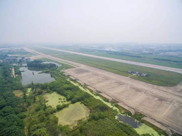 空军徐州机场迁建工作自2008年启动,2012年5月国务院,中央军委批准