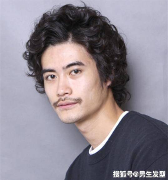 "圆脸"男生剪什么发型比较好看?