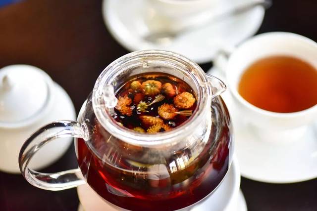 参片菊花普洱茶