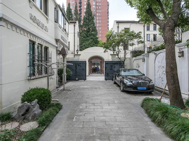 2 徐汇内环内, 淮海西路虹桥路 历史悠久的良友别墅
