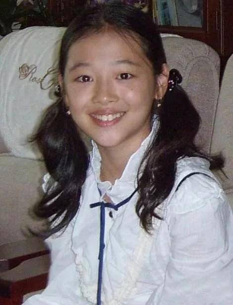 原创被精神疾病折磨的25岁女星崔雪莉自杀,没人理解还要笑话她!