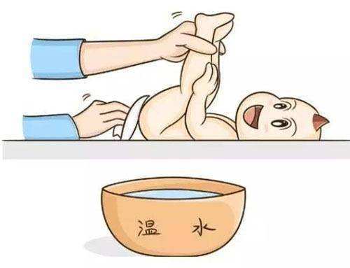 降温天气给宝宝换尿不湿注意事项!知道这几点~防止宝宝感冒
