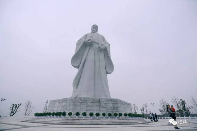 岐黄小镇会展中心,中医药博物馆,药师广场等主体工程已竣工并交付