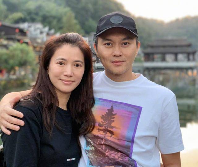 袁咏仪颜值多"耐打?看到48岁生活照后"岁月美人"无疑了