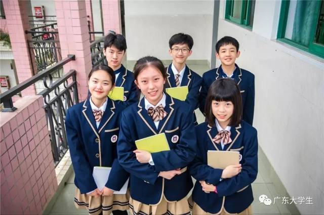 11,广州市华美英语实验学校 犹如贵族学院一般的校服 十分高端
