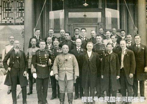 黎元洪对他们说:"大总统虽明令发表,但鄙人决不敢领受