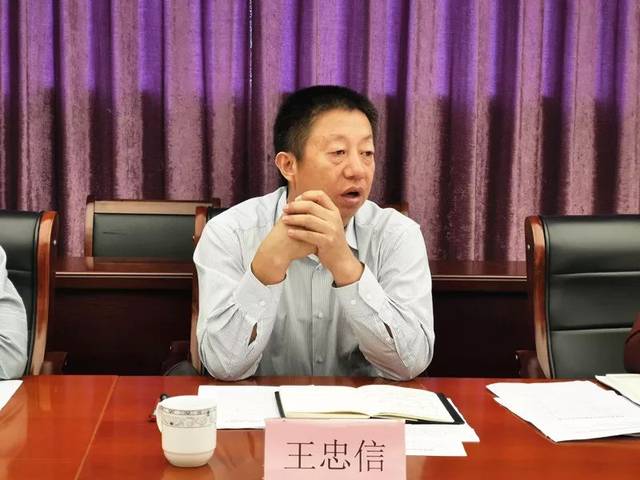 市教育局党委委员王忠信就如何进一步落实好垃圾分类工作进行指导.