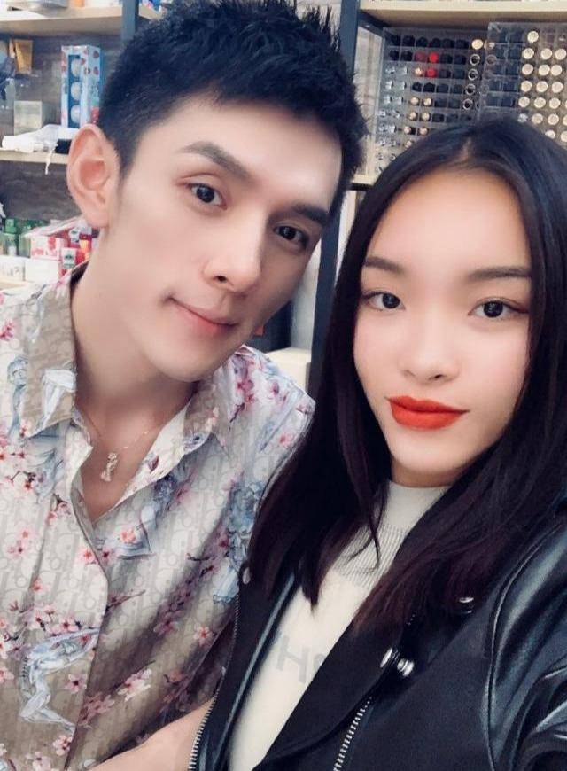 哥哥是李佳琦,搭档是李易峰,还是小白公开女友,这位学霸我慕了