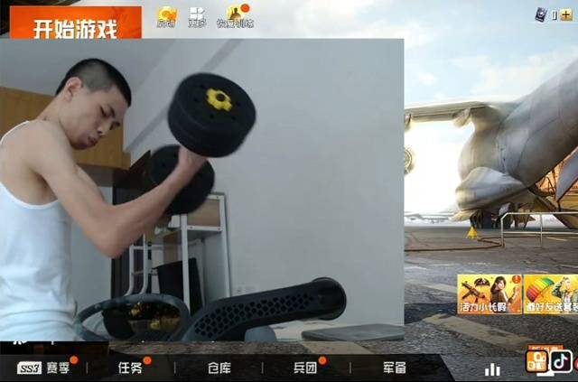 不惧黑粉嘲讽,虎牙鲨鱼直播秀肌肉,势要成为背