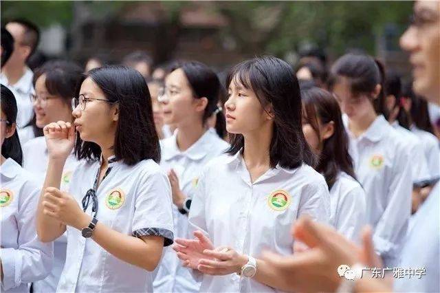 5,广东广雅中学 广东广雅中学的校服 穿上你就是国民初恋!