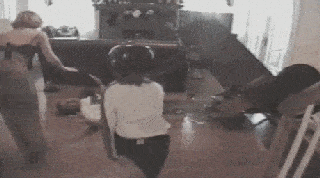 搞笑gif:萌妹子困的时候,原来是这样的表情