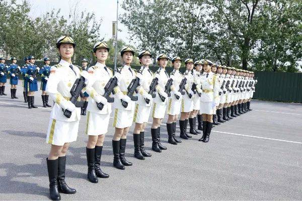 大事件 | 燕郊铿锵玫瑰——大阅兵仪仗女兵刘江姗