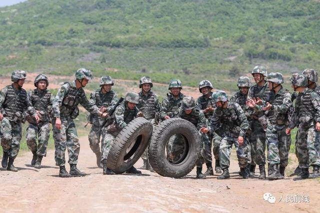 互助"的优良传统,从端正对士兵的根本态度入手,教育和引导全连官兵