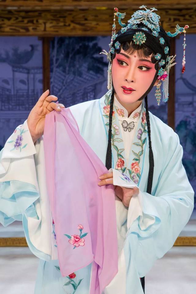 《踏伞行》主要演员  国家一级演员,福建省莆仙戏剧院副院长.
