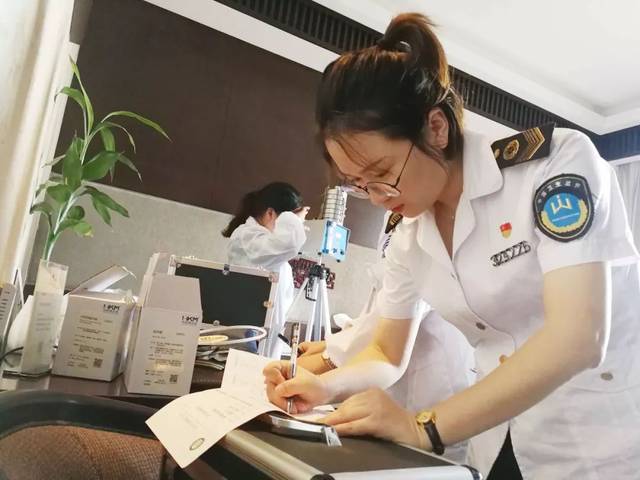 万达姐姐(台湾店)中央空调被检出致病菌!平江影城电影图片