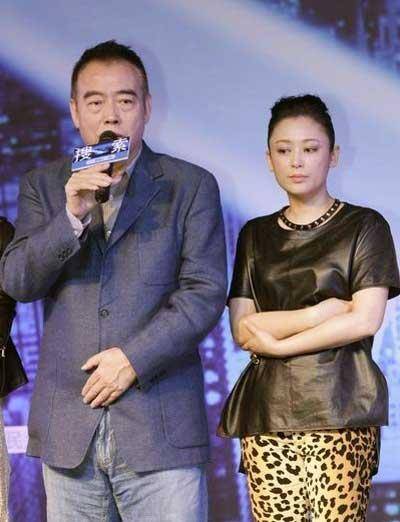 陈红没挡住中年发福,倪萍减了肥扮古装少女,越老两个人越像!