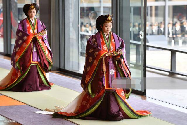 日本皇室纪子妃母女同穿"十二单"吸睛,真子佳子公主美