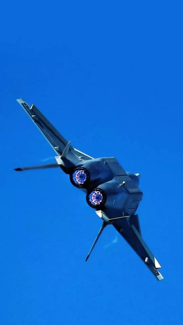 中国红×空军蓝,再也不怕手机壁纸不够美了!