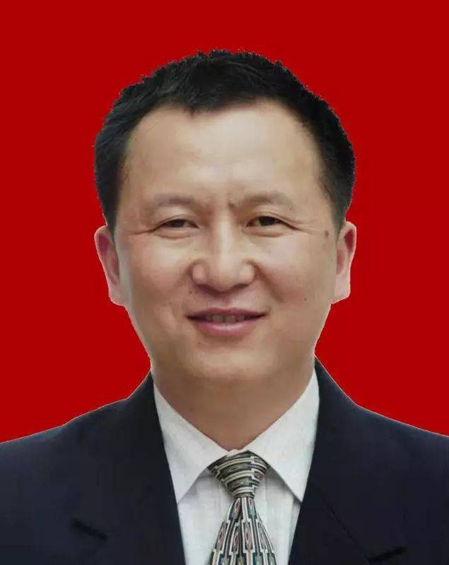 陈晓东,男,1965年12月出生,中共党员,2004年10月退役,沙钢集团董事局