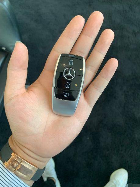 160万元买到奔驰迈巴赫s450,车主说钥匙太大其实是另有它意