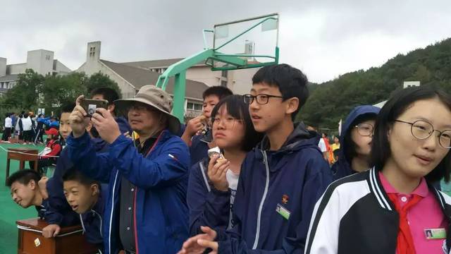 「精彩瞬间·风景永恒」普陀二中第60届师生体育运动会