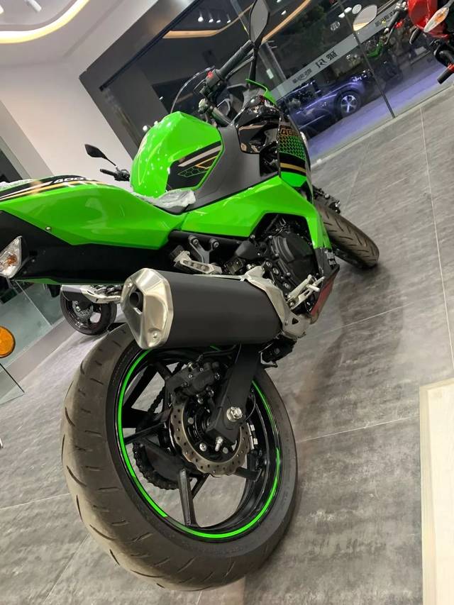 品牌 川崎 ninja400 绿色 泰州 19年9月份 90 未上牌 4.9