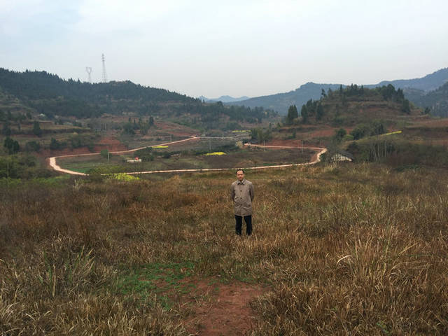 四川坟墓风水名地牛形宝地,风水大师王君植带重庆弟子