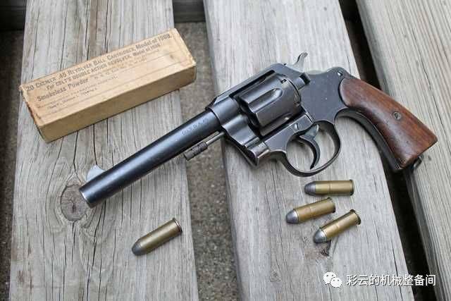 美国m1917转轮手枪,一个型号,两种枪型