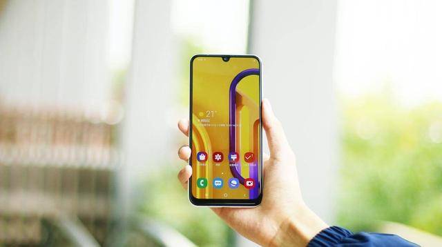 原创6000mah 后置三摄 绚丽u视屏,三星galaxy m30s热卖中