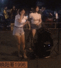 这美女舞跳得真不错.