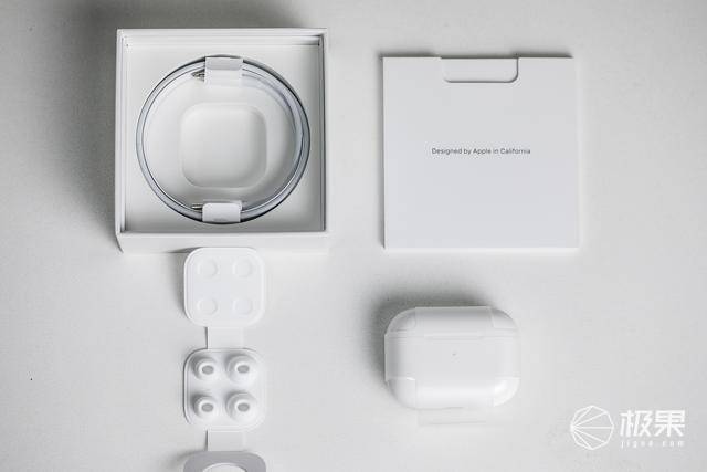 airpods pro开箱图赏:极致的佩戴感,愉悦的降噪效果 !