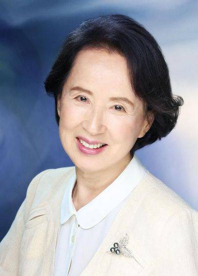 八千草薰是日本国宝级女演员.
