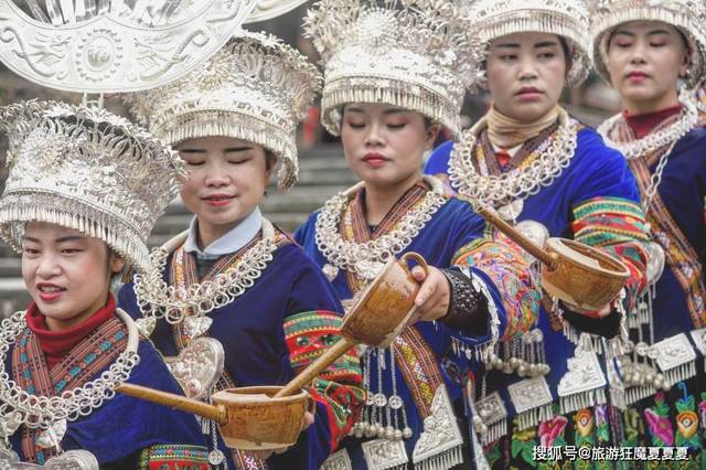 明清以后,部分苗族移居东南亚并远徙欧美,最大的苗寨就在贵州