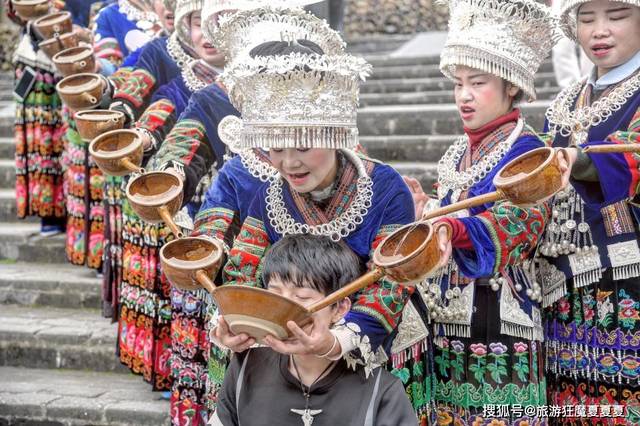 明清以后,部分苗族移居东南亚并远徙欧美,最大的苗寨就在贵州