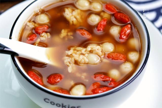 酒酿小丸子图片