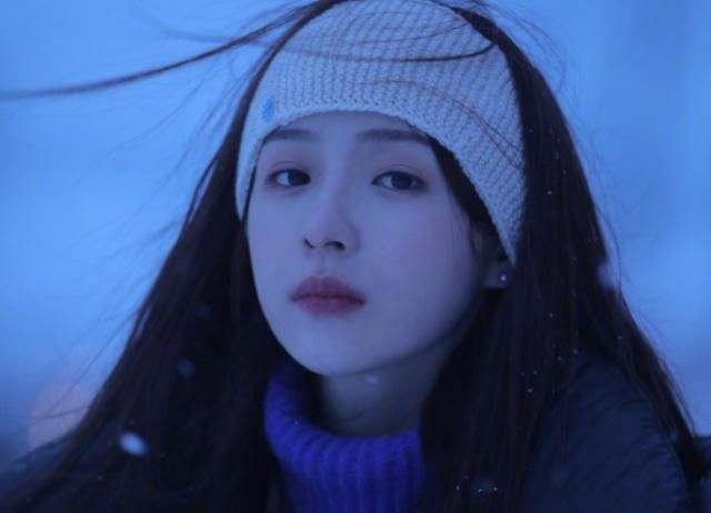 斗鱼新一姐美女主播"阿冷"登上男人装,不输冯提莫