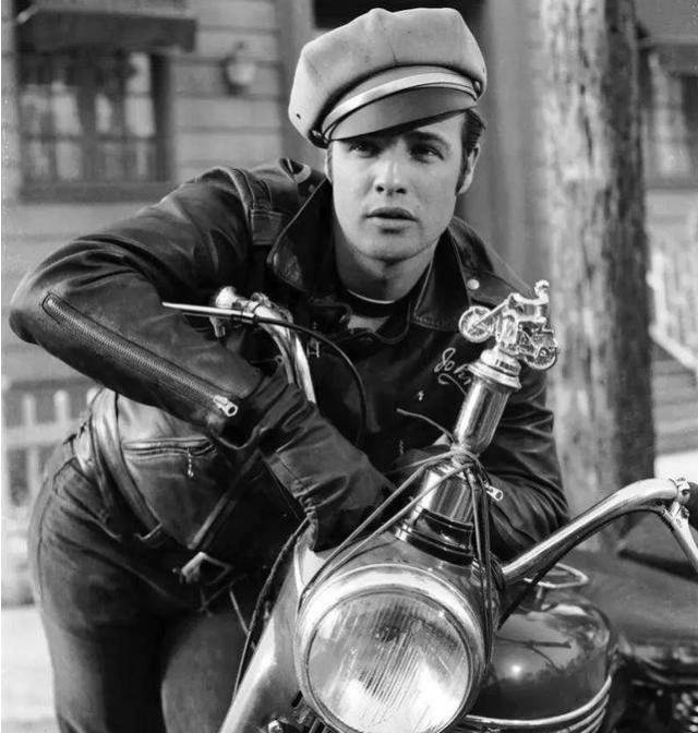 他是天才影帝,风流成性的好莱坞浪子,一部《教父》缔造不朽传奇