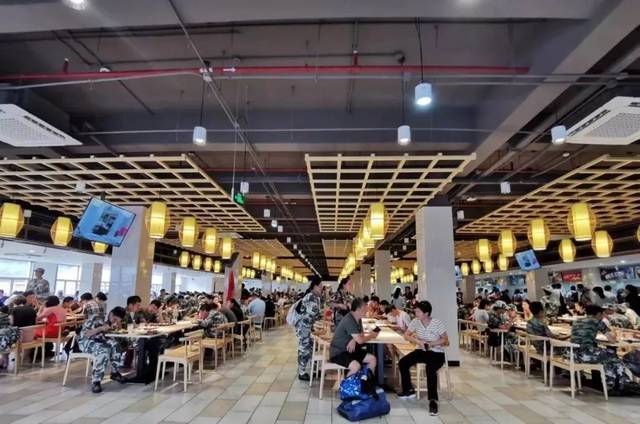 同济大学食堂▼